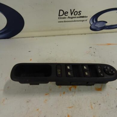 Peugeot 5008  Combischakelaar ramen 2010 6490X5