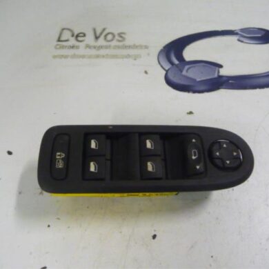 Peugeot 308  Combischakelaar ramen 2010 649026