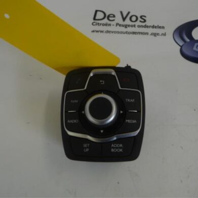 Peugeot 508 2.0 Hybrid4 16V Navigation control panel 2013 98023785ZD