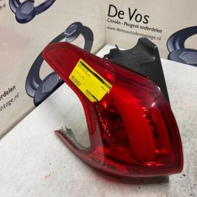 Peugeot 2008 1.6 BlueHDi 120 Achterlicht links 2015 9678074280