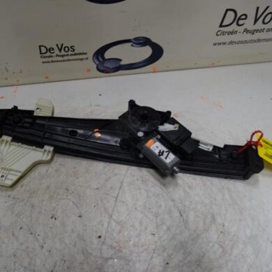 Peugeot 3008  Fenstermechanik 4-türig links hinten 2019 9810488580-9830389080