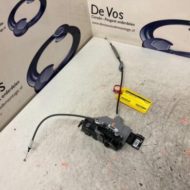 Peugeot 3008 1.6 16V HYbrid 225 Rear door mechanism 4-door, right 2021 9810391680-9823729280