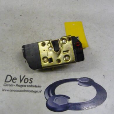 Peugeot 307  Deurslot Mechaniek 4Deurs links-achter 2006 9137E4