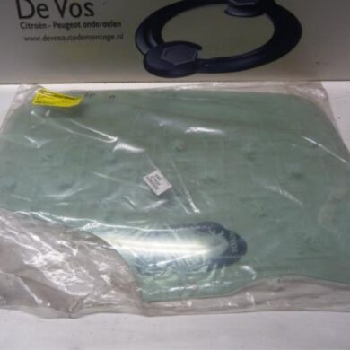 Peugeot 206  Rear door window 4-door door, rear right 2001 9204H9-9204C3