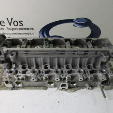 Peugeot 307  Cylinder head RHS 2003 0200GN-0200GE