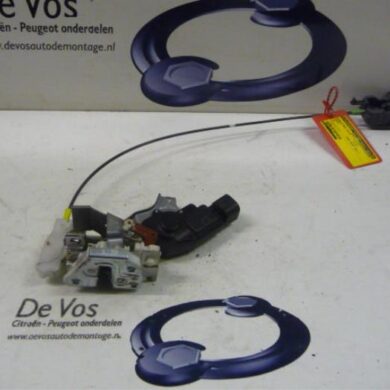 Peugeot 107 1.0 12V Deurslot Mechaniek 4Deurs rechts-achter 2008 9138G7