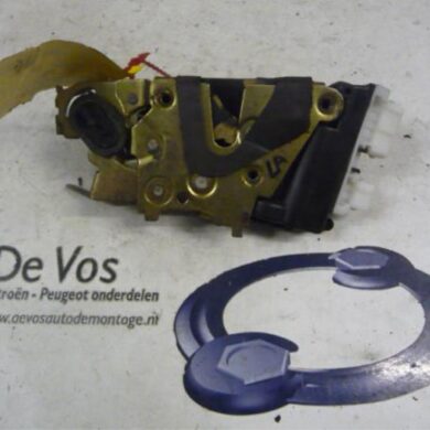 Citroen XM 2.0 i Deurslot Mechaniek 4Deurs links-achter 1993 96040565