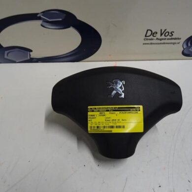 Peugeot RCZ  Left airbag (steering wheel) 2010 8216ZX