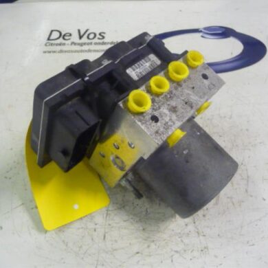 Peugeot 307 1.6 HDiF 110 16V ABS Pomp 9HZ 2007 4541Q4-4541Q5