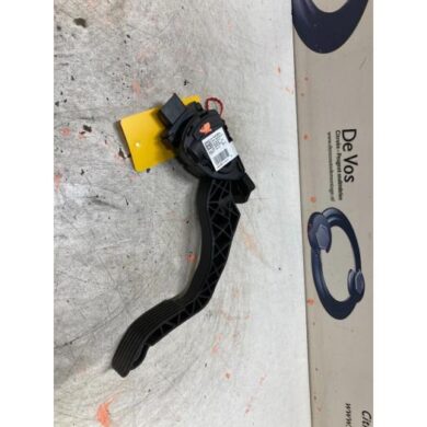 Peugeot 208 1.4 16V Accelerator pedal 2012 1601CW