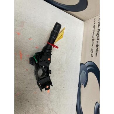 Peugeot 108 1.2 VTi 12V Combischakelaar Stuurkolom 2017 B000901680