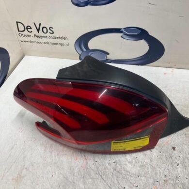 Peugeot 208 1.2 12V e-THP PureTech 110 Achterlicht links 2016 9810343080-9825601280