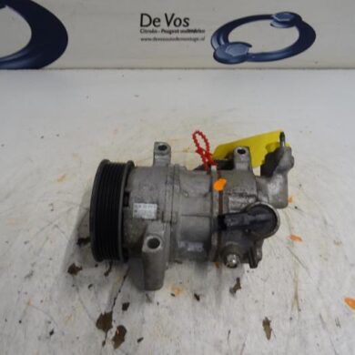 Peugeot 208  Air conditioning pump ZMZZM01 2014 1608325980-9672247080