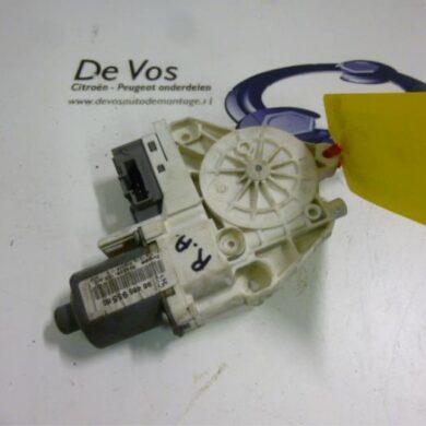 Peugeot 407 2.0 HDiF 16V Door window motor 2004 922492