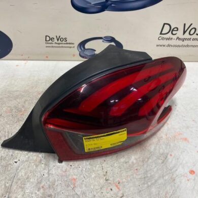 Peugeot 208 1.2 12V e-THP PureTech 110 Taillight, right 2016 9810430580-9825601180