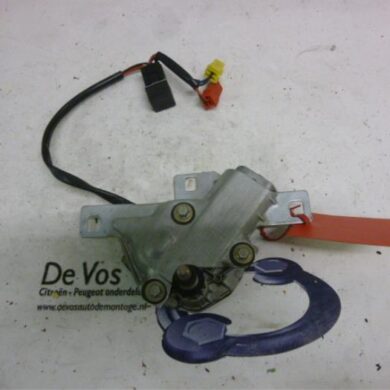 Peugeot 106 1.1 i XN,XR,XT Rear wiper motor 1995 640587
