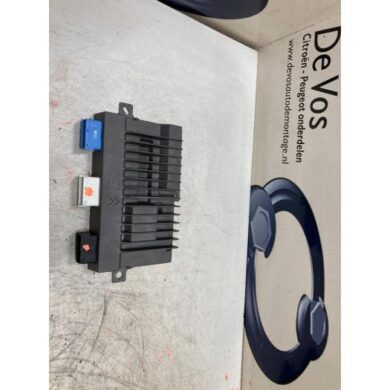 DS Automobiles DS3 Crossback 1.2 12V PureTech 130 Radio amplifier 2019 9825899680-1638015980