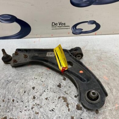 Peugeot 308 1.2 12V e-THP PureTech 130 Front wishbone, left 2020 9820381680-9846329780