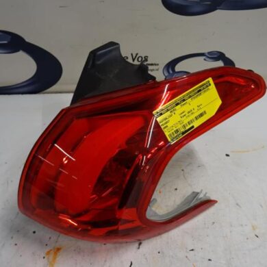 Peugeot 2008  Achterlicht rechts 2015 9678074380