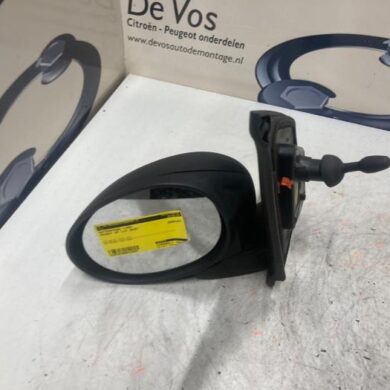 Peugeot 107 1.0 12V Buitenspiegel links 2010 8153YW