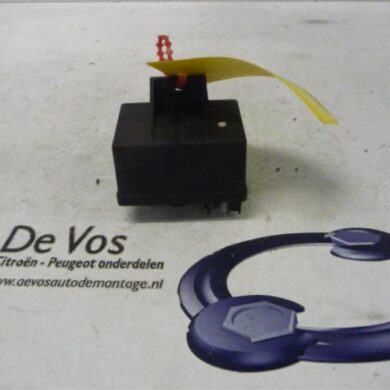 Peugeot 407 2.7 HDi V6 24V Glow plug relay 2006 598142
