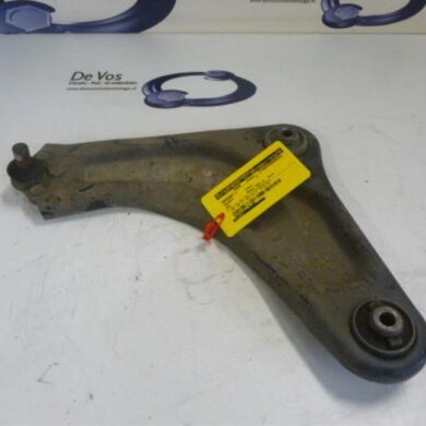 Peugeot 207  Front wishbone, left 2011 3520R7