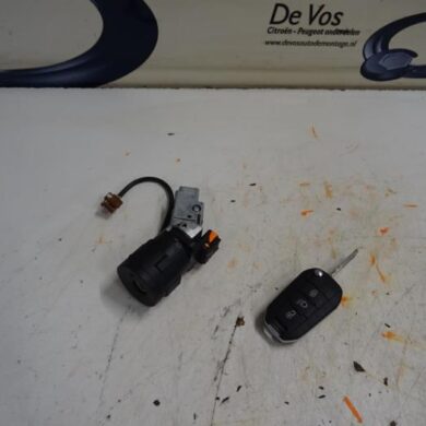 Peugeot 2008  Kontaktslot+Sleutel 2016 1608682880