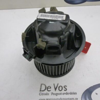 Peugeot 207 1.6 HDi 16V Heating and ventilation fan motor 2006 6441V5