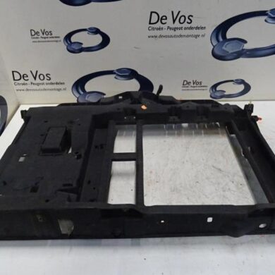 Peugeot 207 1.4 16V Front panel 2007 9677952180-7104FS