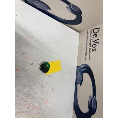 Peugeot 107 1.0 12V Electric window switch 2009 6554KZ