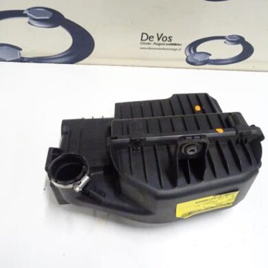 Peugeot 208  Air box HM-HMZHM01 2016 9670851880