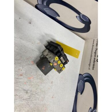 Peugeot 307 2.0 16V ABS pump RFN 2004 4541C8