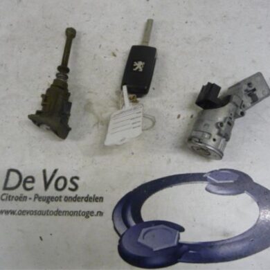 Peugeot 407 2.0 HDiF 16V Set of cylinder locks (complete) 2005 4162EA