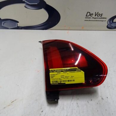 Peugeot 2008  Achterlicht links 2018 9814747880-9826730480