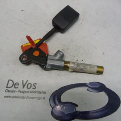 Peugeot 106 1.6 XS Seatbelt tensioner, left 1997 8972EV
