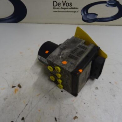 Peugeot 407 2.0 HDiF 16V ABS pump RHR 2005 4541X3