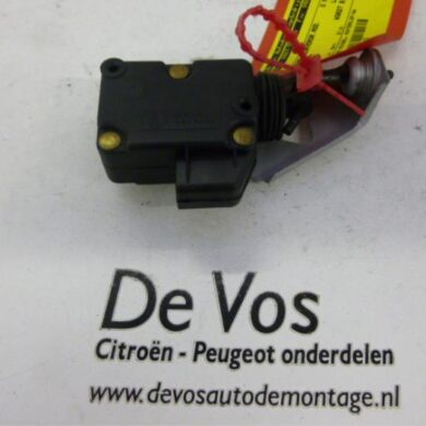 Peugeot 407  Central door locking module 2005 661520