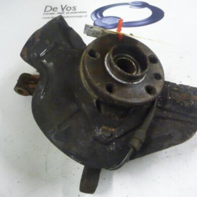 Peugeot 807  Fusee rechts-voor 2006 364767