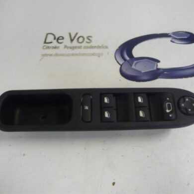 Peugeot 207  Multi-functional window switch 2010 6490EJ