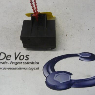 Peugeot 407 2.7 HDi V6 24V Glow plug relay 2006 598142