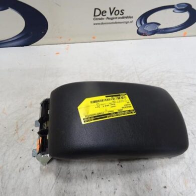 Peugeot 308  Armrest 2010 7589SV