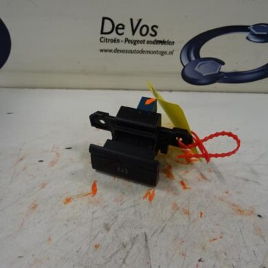 Citroen C4 Picasso  Parking brake switch BHZBH01 2015 98014489ZD