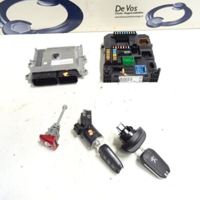 Peugeot 2008  Engine management computer HNZ 2018 1628930180