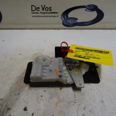 Peugeot 607 2.0 HDiF 16V Tailgate lock mechanism 2006 865429