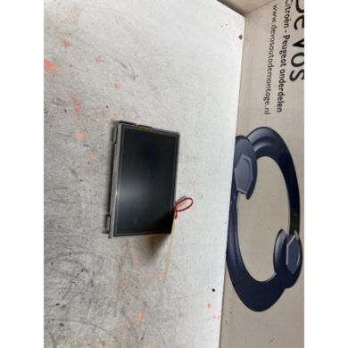 Peugeot 2008 1.2 12V e-THP PureTech 130 Interior display HNS 2018 9825029180-9831642480