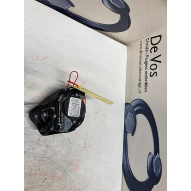 Peugeot 308 2.0 HDiF 16V Seatbelt tensioner, right 2011 8976S2