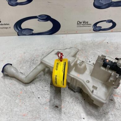 Citroen C5 2.2 HDiF 16V 173 DPFS Front windscreen washer reservoir 2008 6431K9