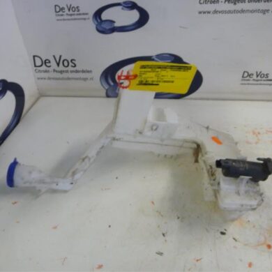 Peugeot 508 1.6 HDiF 16V Front windscreen washer reservoir 2012 6431Q7