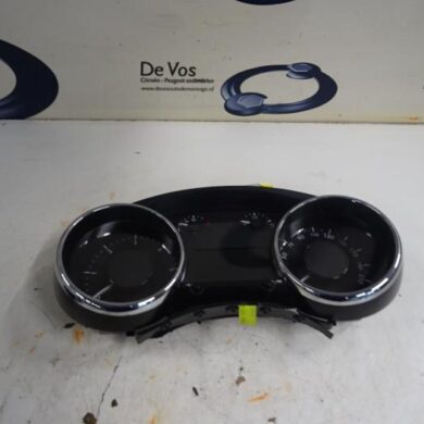 Peugeot 5008  Tacho - Kombiinstrument KM 2012 9805170680-9666626080