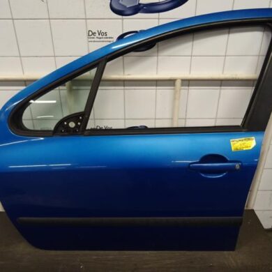 Peugeot 307 1.4 Portier 4Deurs links-voor 2003 9002S8